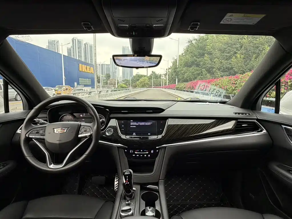 Cadillac XT6 2020 28T мест Luxury