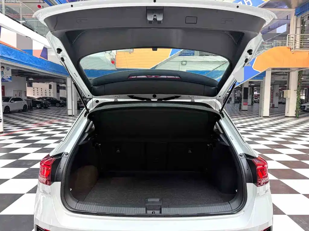 Volkswagen T-Roc — миниатюра 14