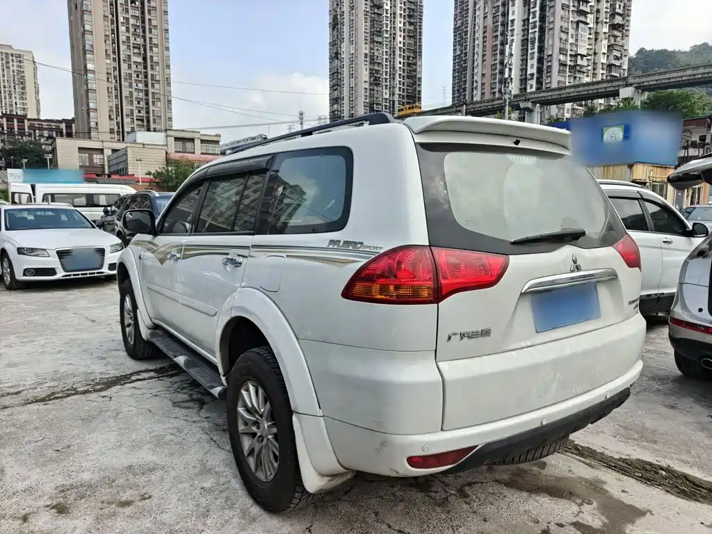 Mitsubishi Pajero Sport — миниатюра 5