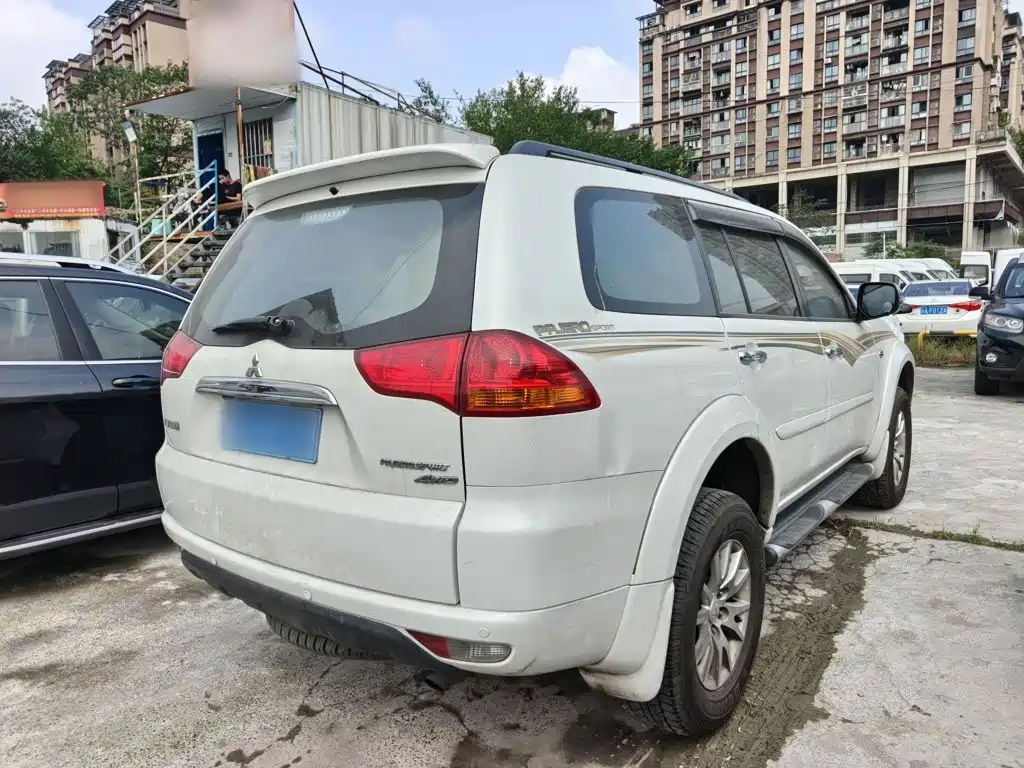 Mitsubishi Pajero Sport — миниатюра 7