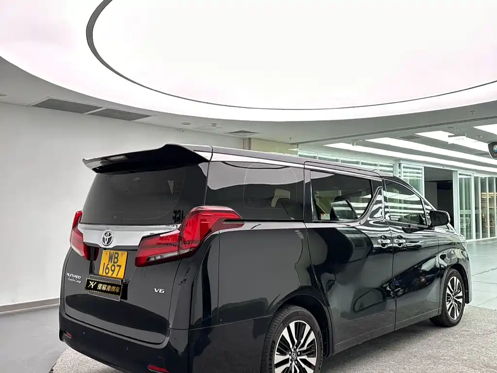 Toyota Alphard 2018 3.5L Luxury