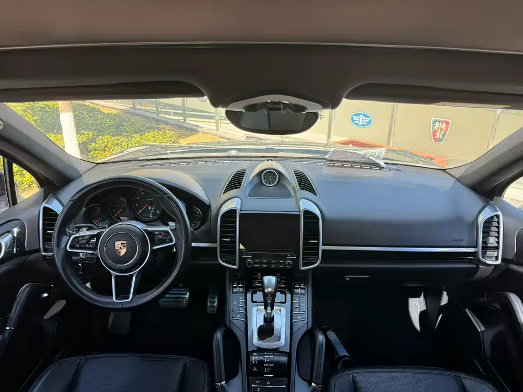 PORSCHE CAYENNE