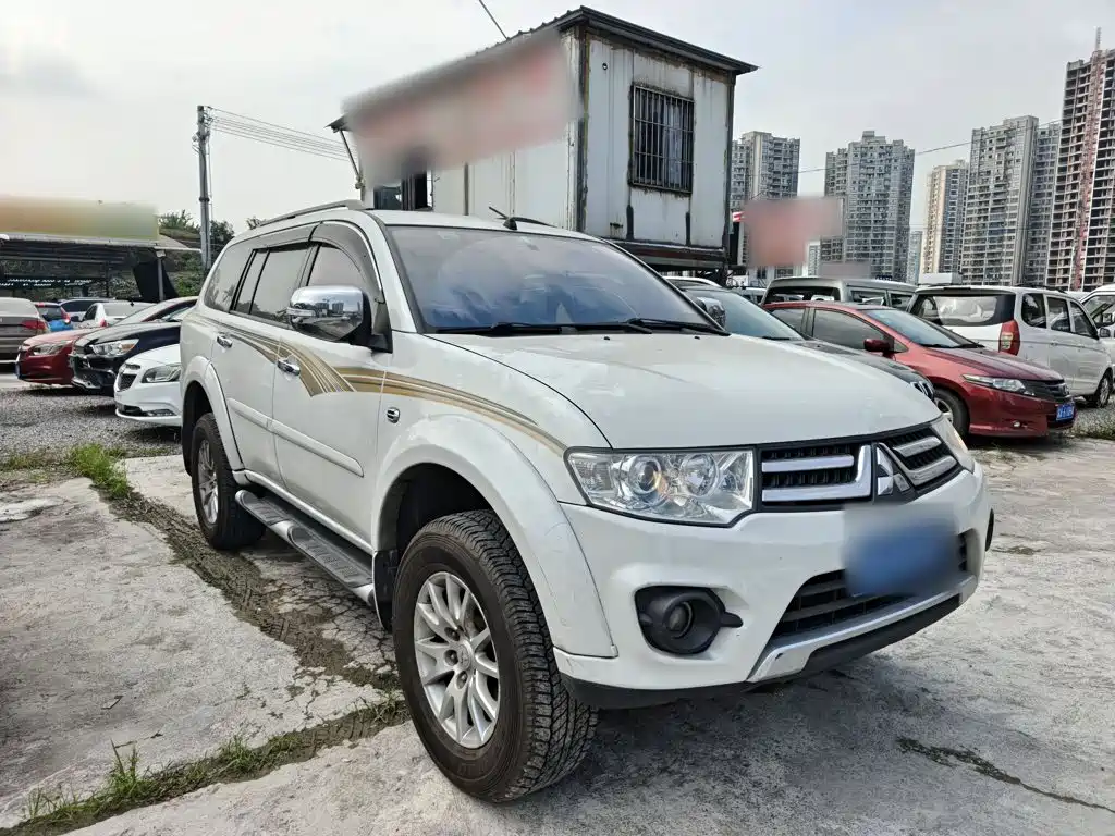 Mitsubishi Pajero Sport — миниатюра 4