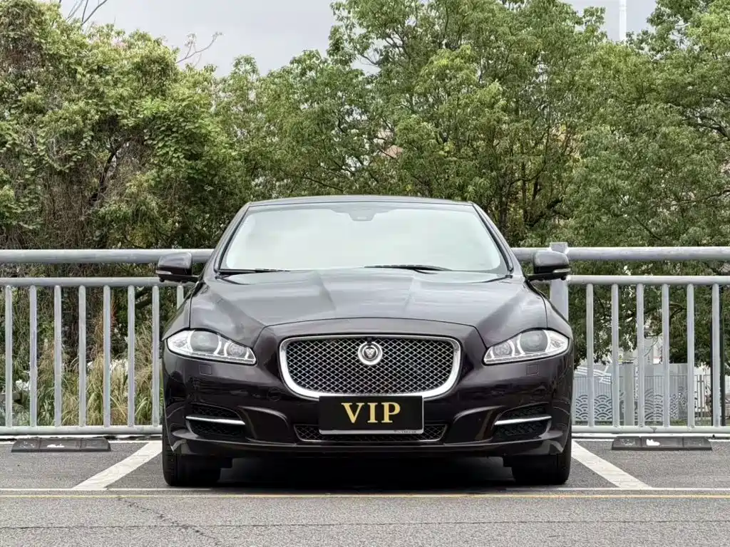 Jaguar XJ — миниатюра 2