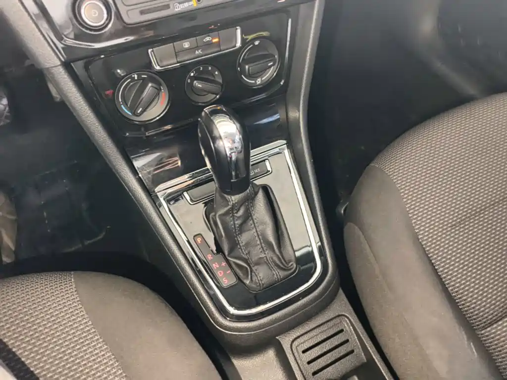 Volkswagen Bora — миниатюра 14