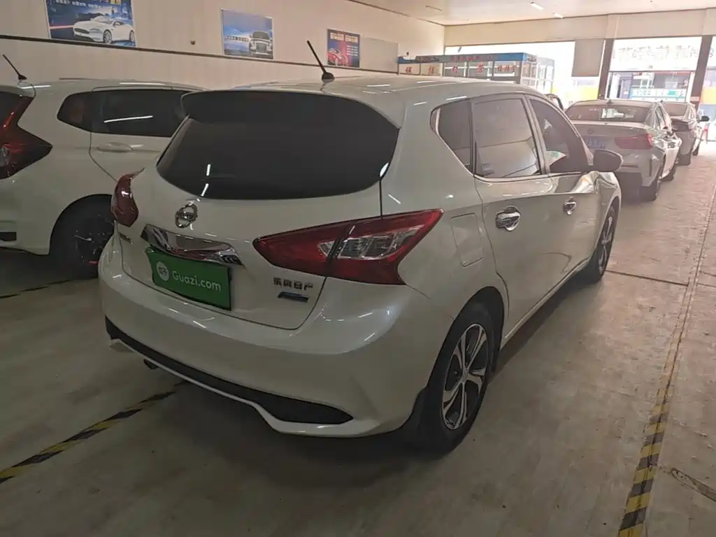 Nissan Tiida — миниатюра 7