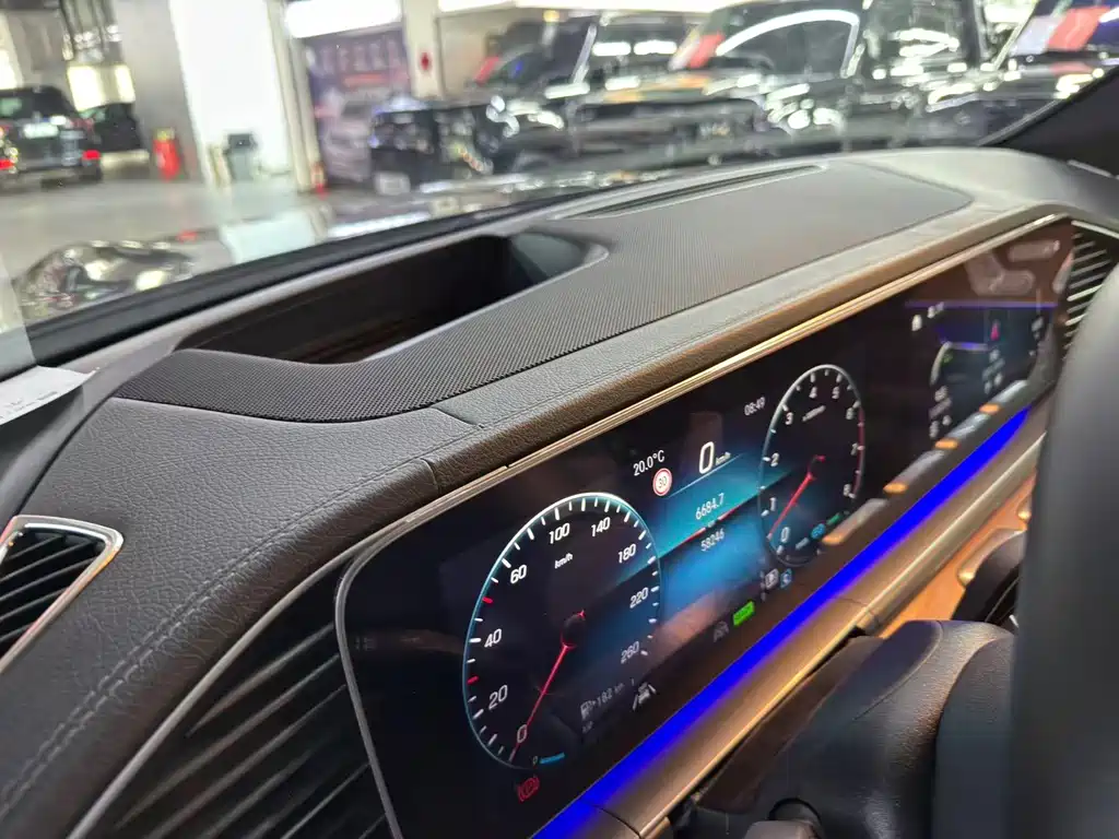 Mercedes-Benz GLS — миниатюра 11