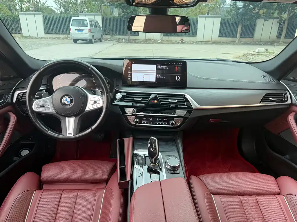 BMW 5 Series — миниатюра 9