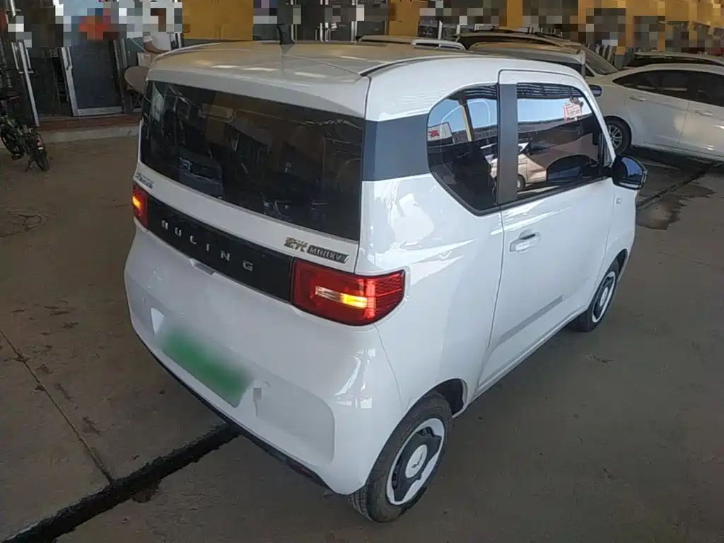 Wuling MINIEV — миниатюра 7