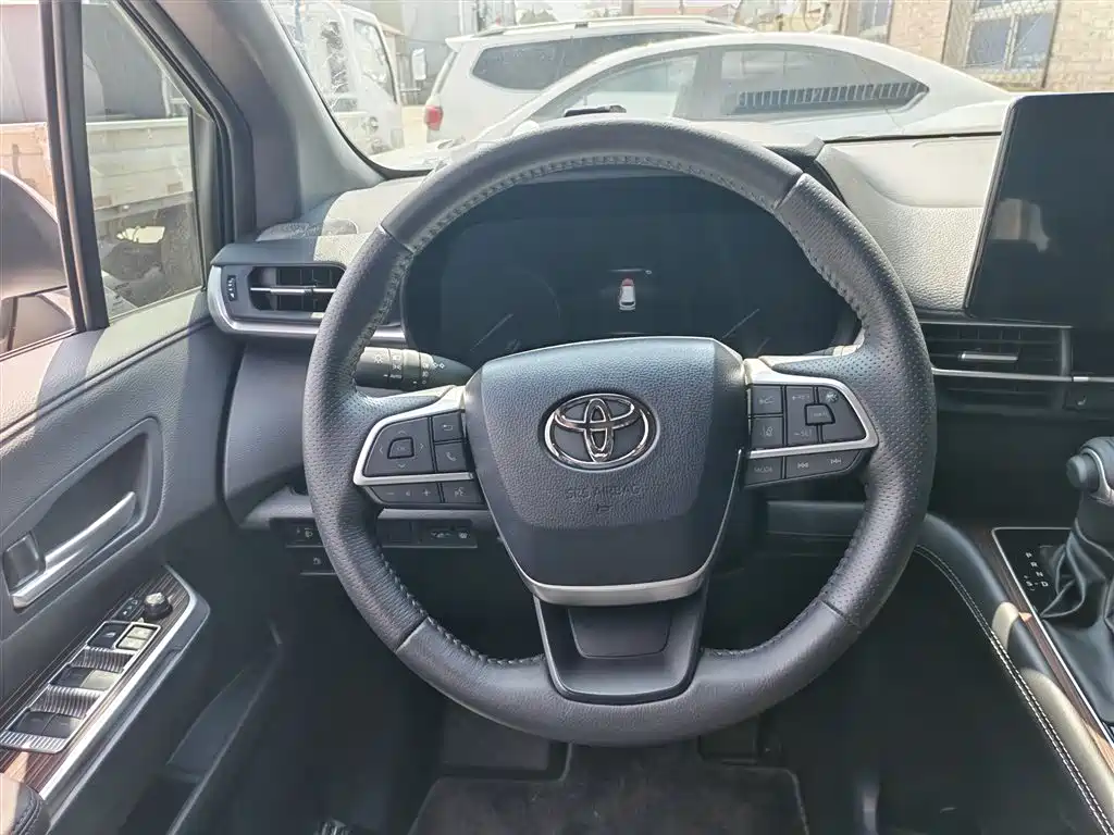 Toyota Sienna — миниатюра 7