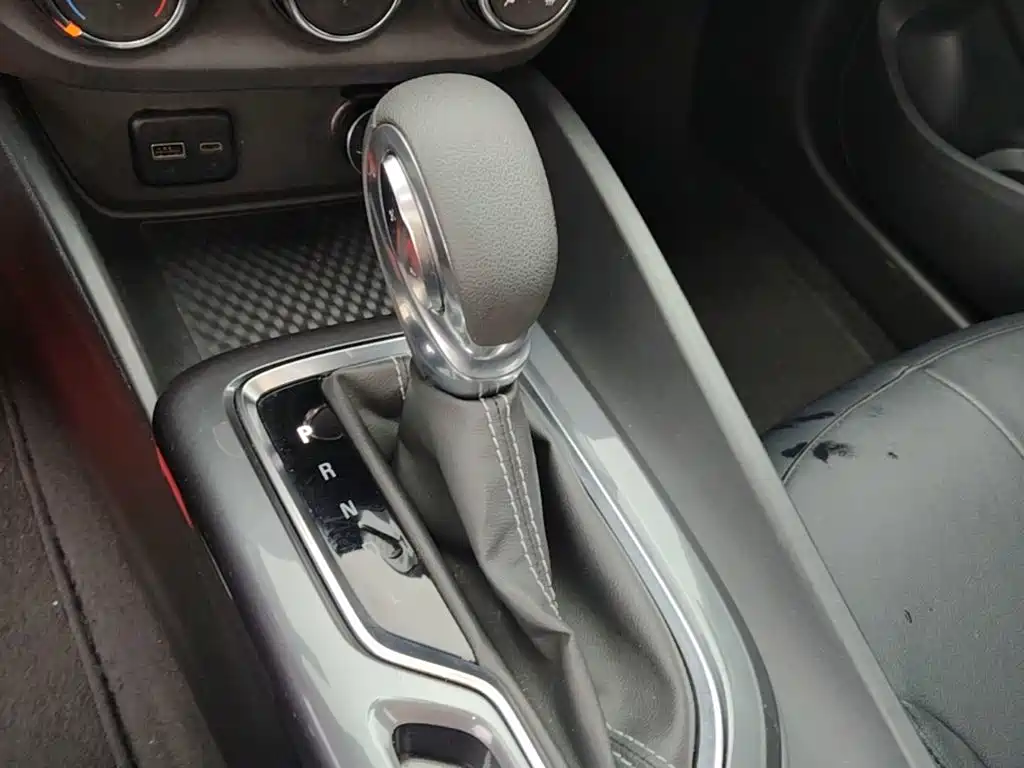 Buick Verano — миниатюра 14