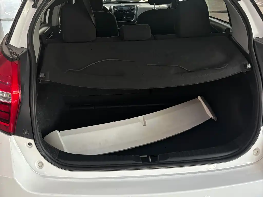 TOYOTA YARIS L ZHIXUAN