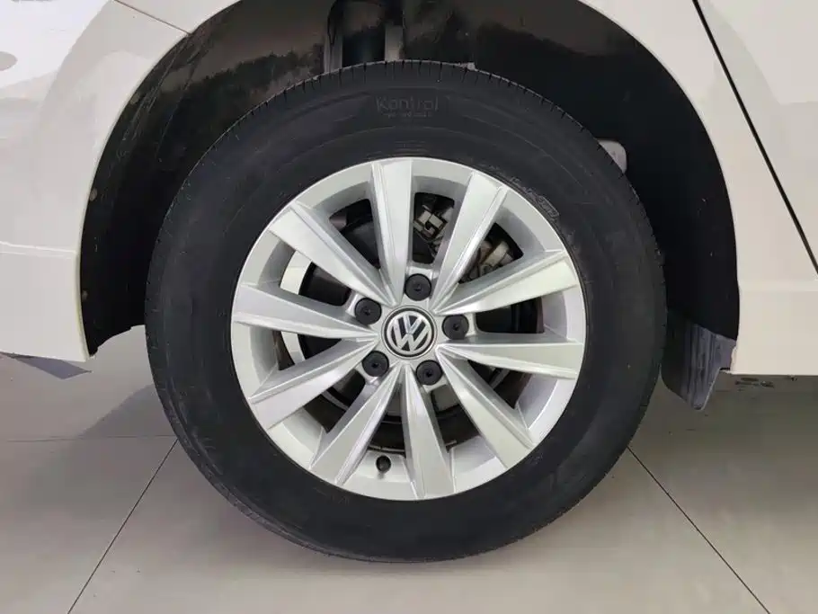 Volkswagen Lavida — миниатюра 6