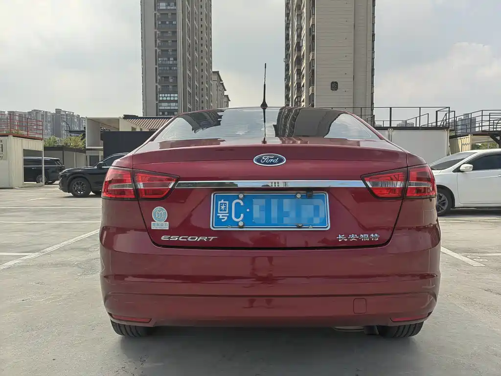 Ford Escort — миниатюра 10