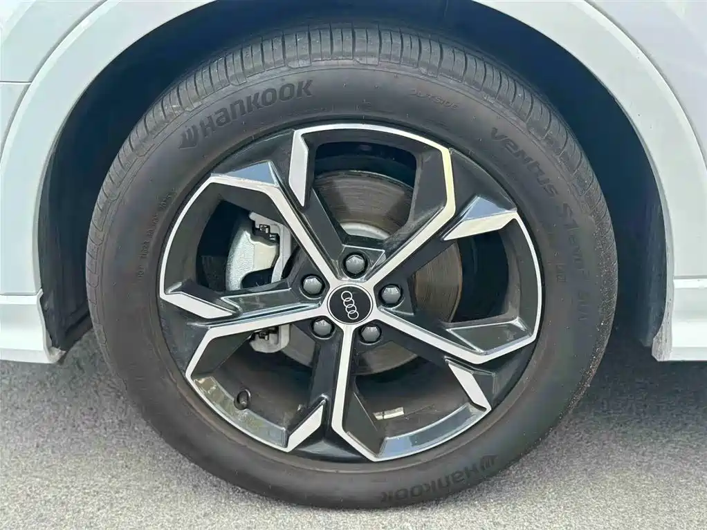 Audi Q3 Sportback — миниатюра 12