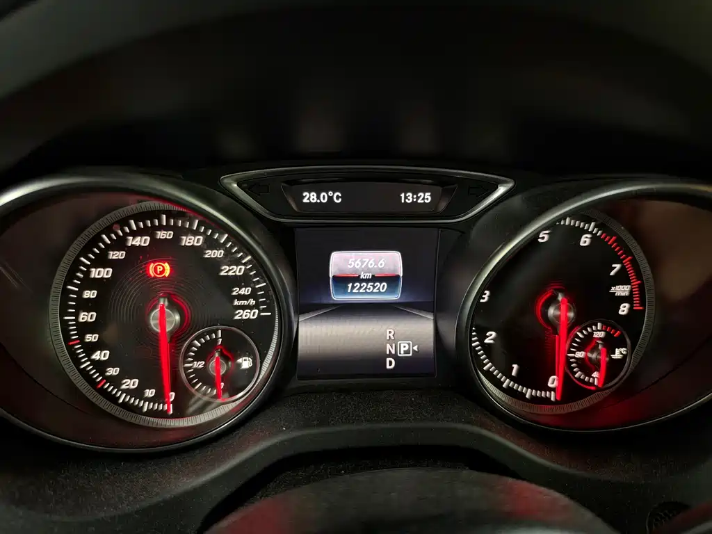 Mercedes-Benz GLA — миниатюра 9