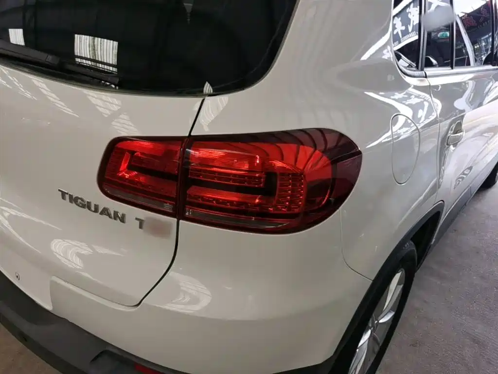 Volkswagen Tiguan 2015 1.8TSI AT Comfort