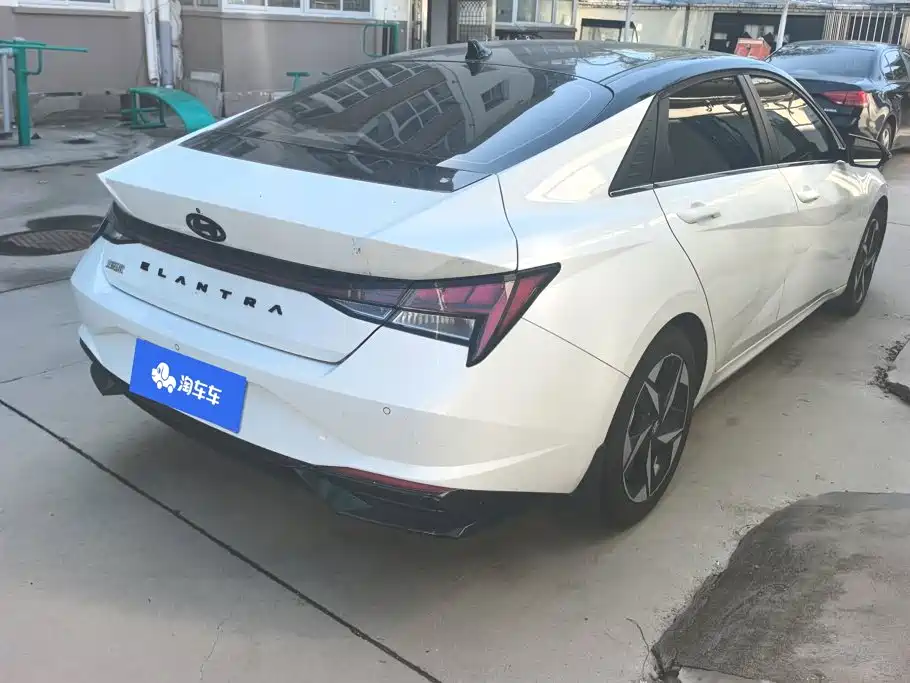 Hyundai Elantra — миниатюра 3