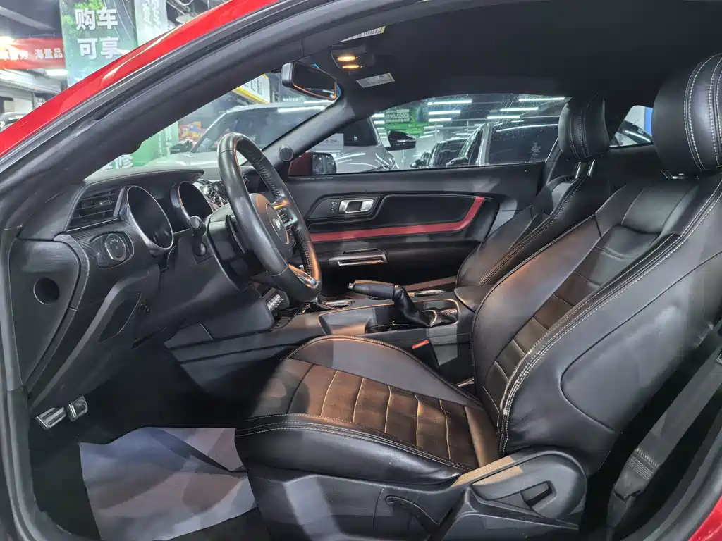 Ford Mustang — миниатюра 5