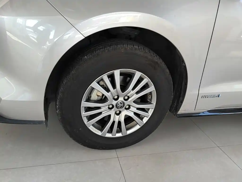 Toyota Sienna — миниатюра 23