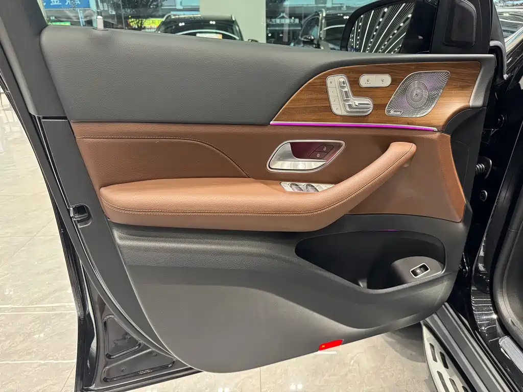 Mercedes-Benz GLE (Import) — миниатюра 7