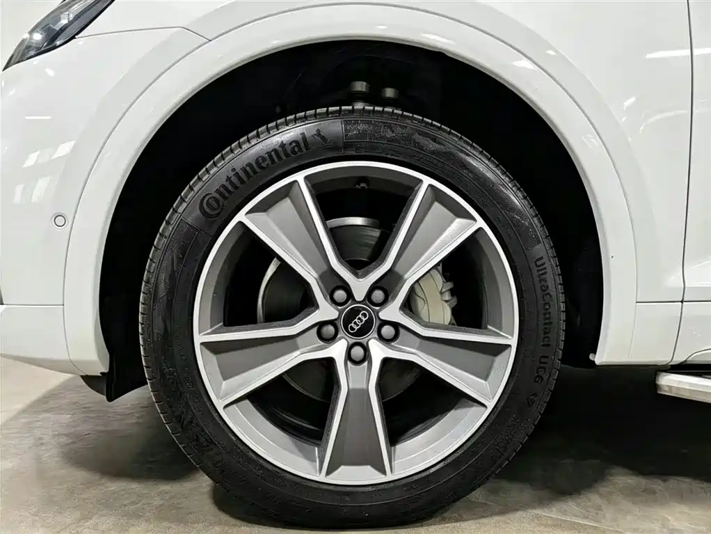 Audi Q5L id 4515317 из Китая 13