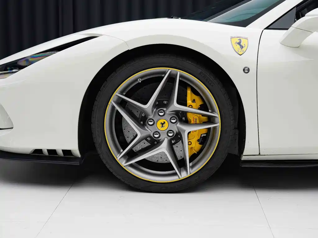 Ferrari F8 — миниатюра 6