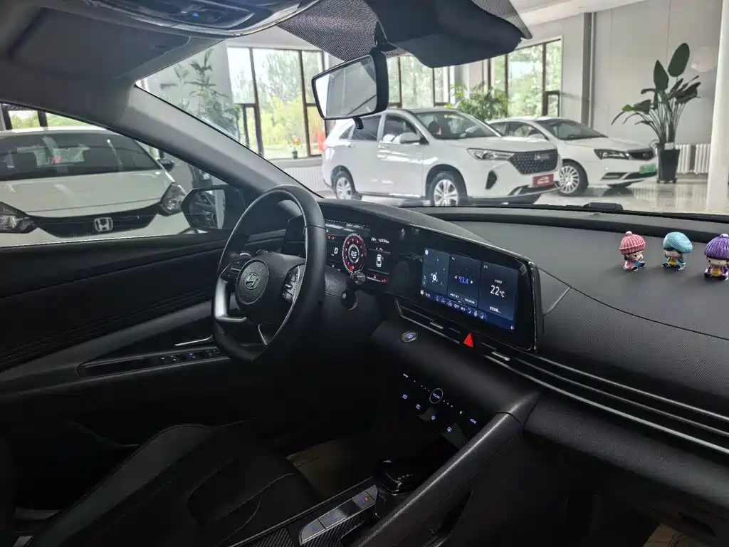Hyundai Elantra — миниатюра 21