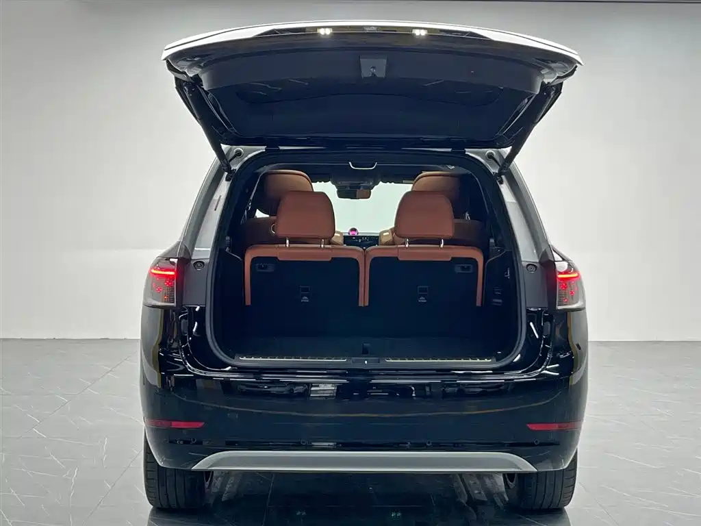 AITO ASK THE WORLD M9