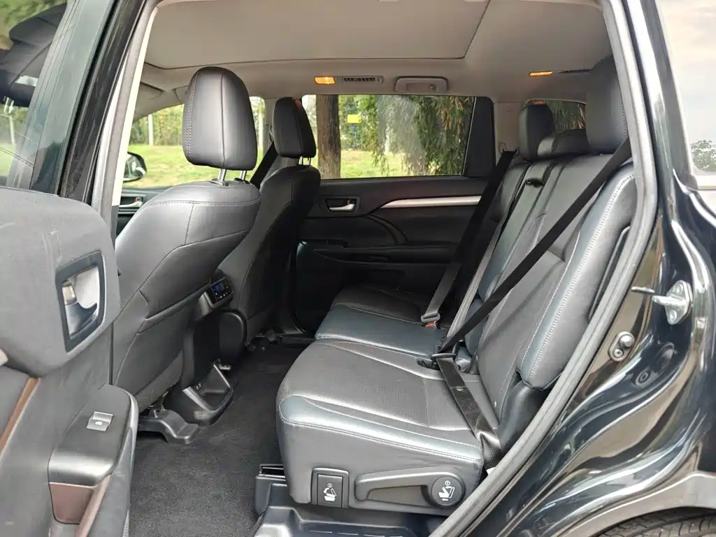Toyota Highlander — миниатюра 12