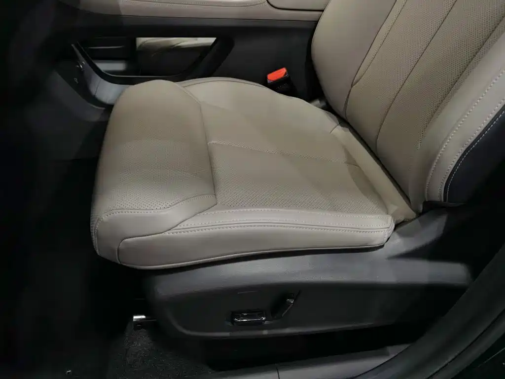 Geely Boyue L — миниатюра 20