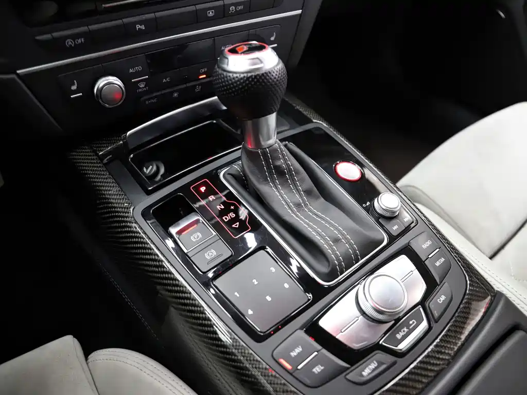Audi S6 — миниатюра 11