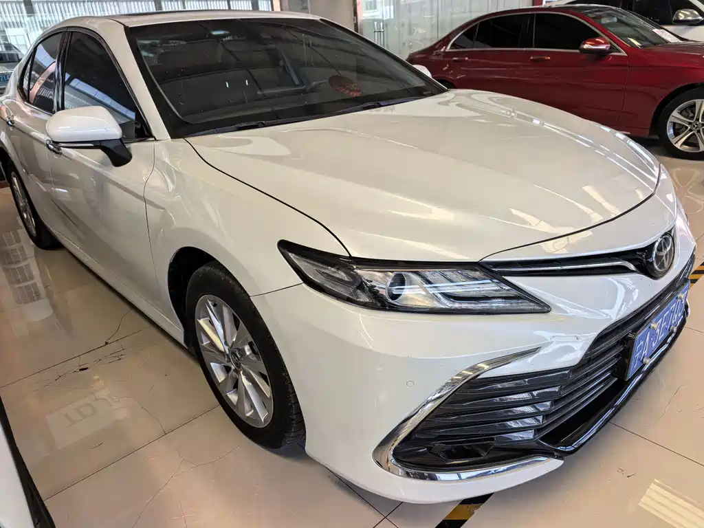 Toyota Camry — миниатюра 3