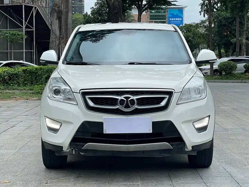 BAIC X65 2015 2.0T AT Elite