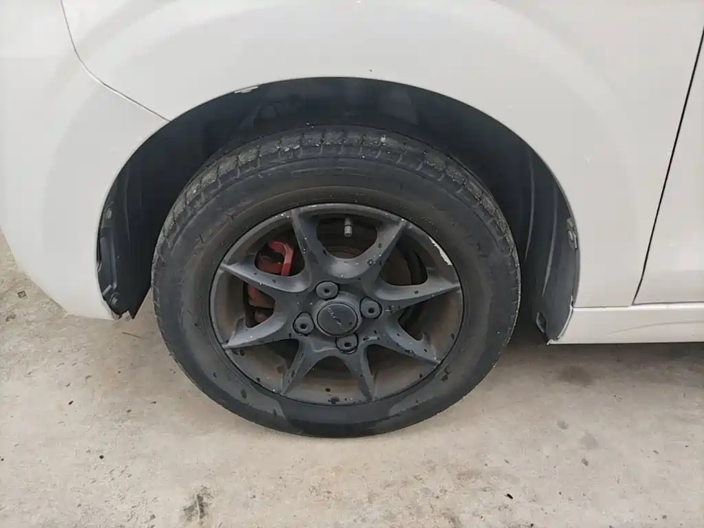 Roewe Clever — миниатюра 23