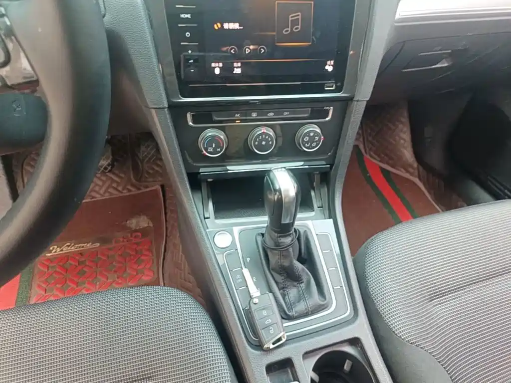 Volkswagen Golf — миниатюра 14