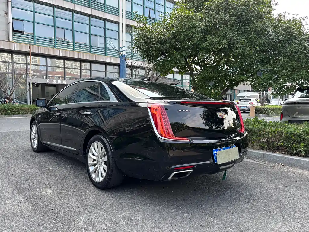 Cadillac XTS — миниатюра 4