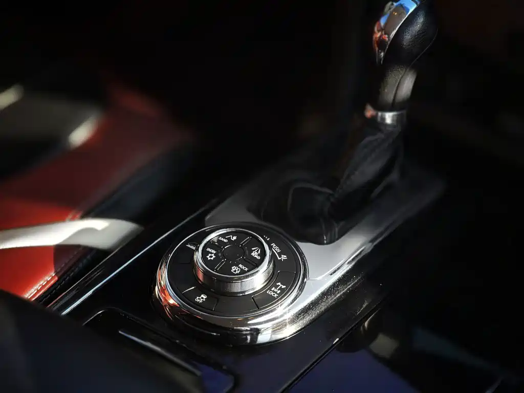 Nissan Patrol — миниатюра 11