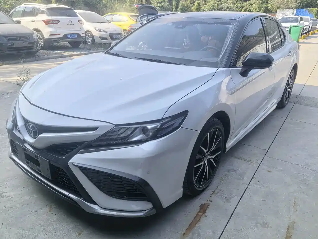 Toyota Camry — миниатюра 3