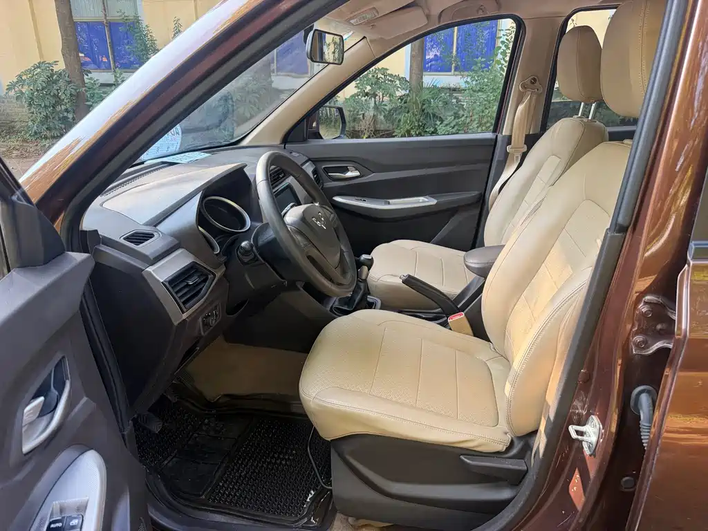 Wuling Hongguang — миниатюра 4
