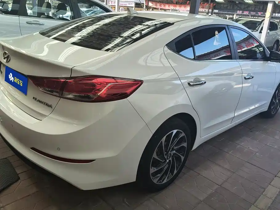 Hyundai Elantra — миниатюра 3