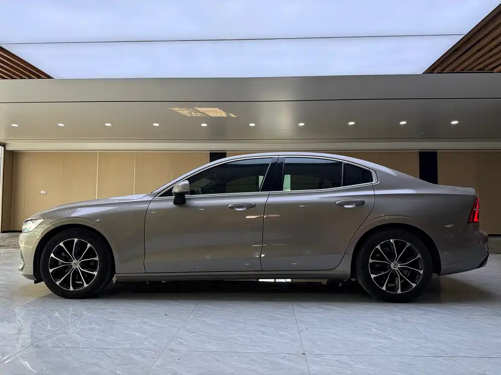 Volvo S60 — миниатюра 6