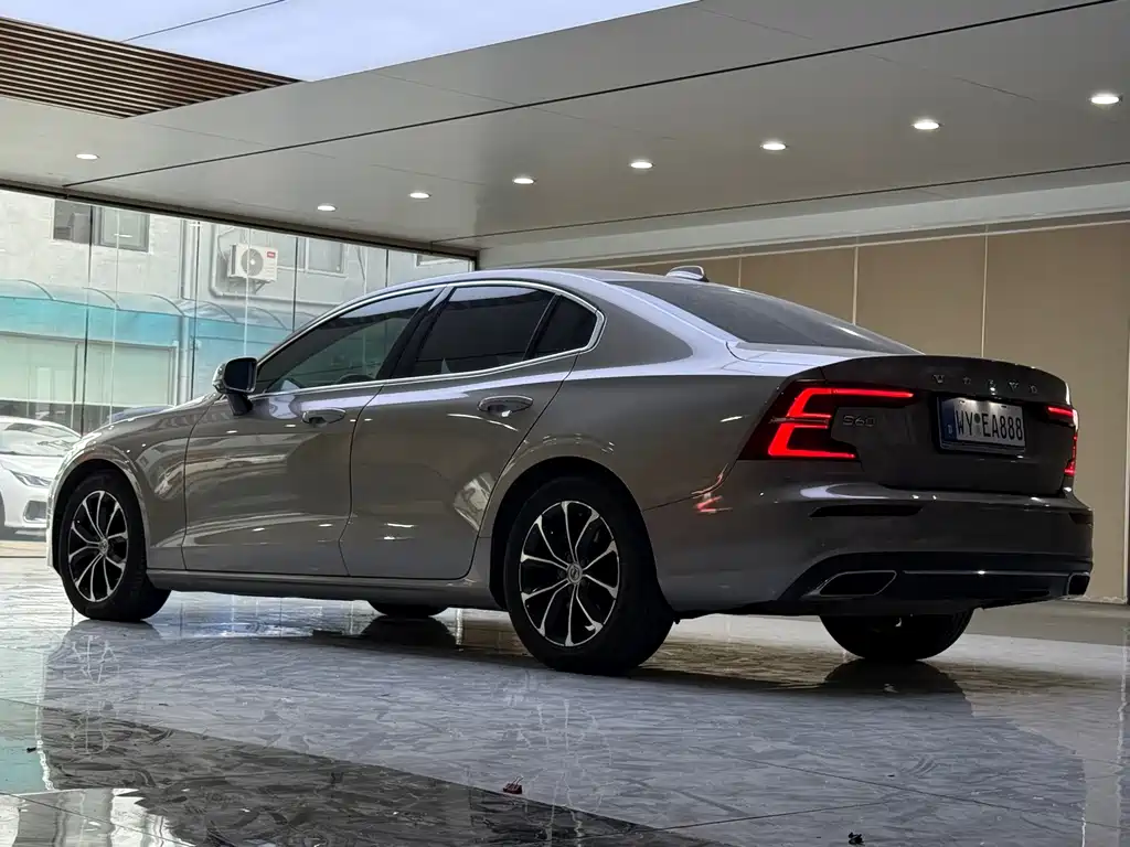 Volvo S60 — миниатюра 8