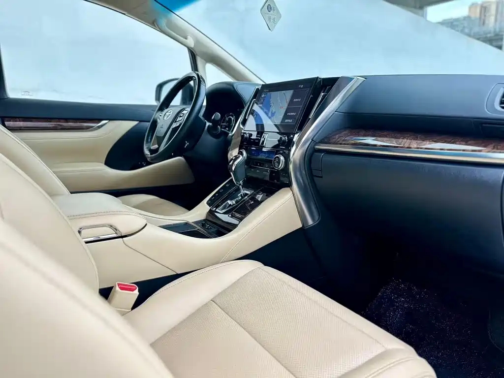 Toyota Alphard 2020 2.5L Luxury