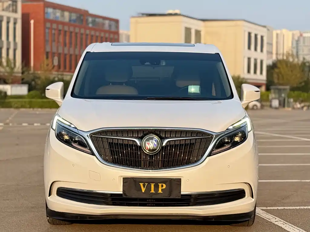 Buick GL8 — миниатюра 2