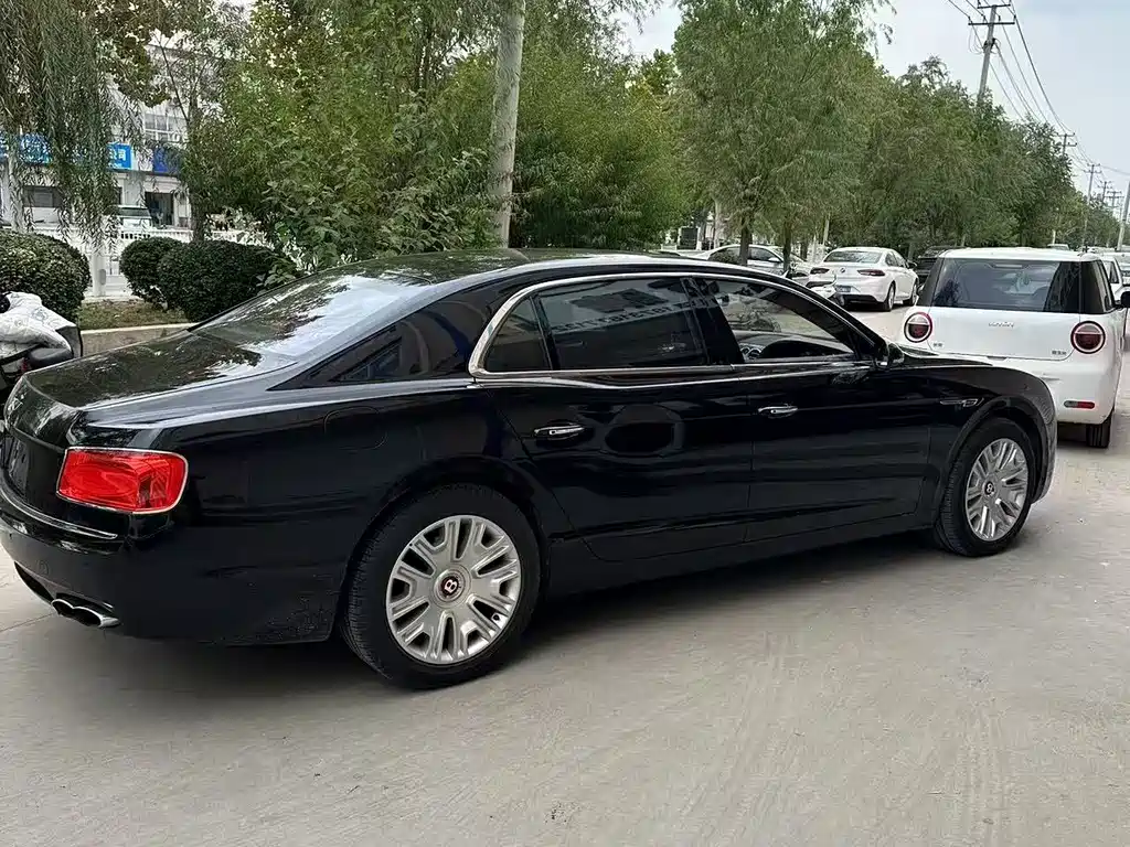 Bentley Flying Spur 2017 4.0T V8 Standard