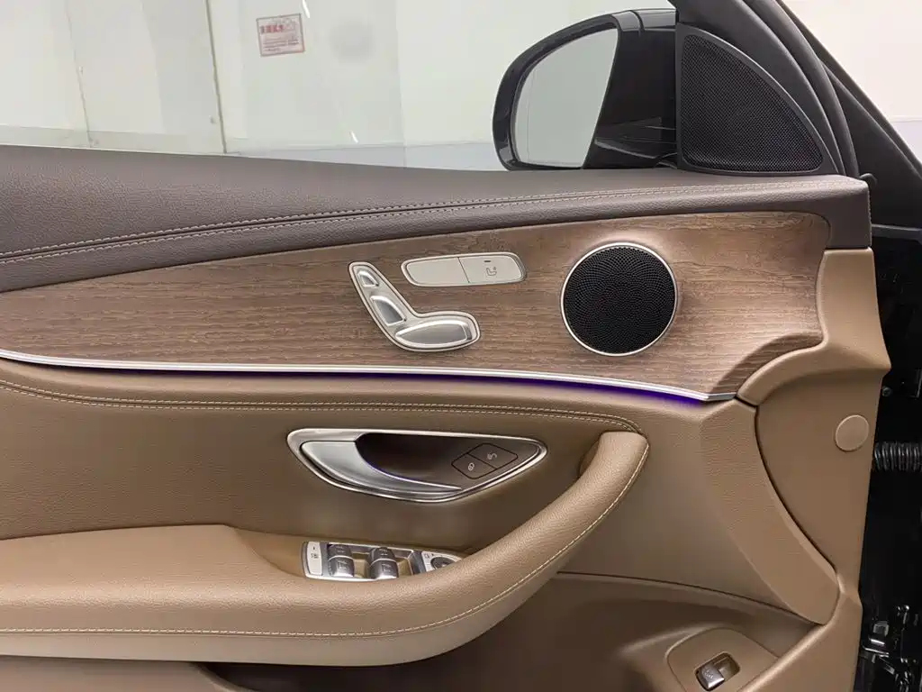 Mercedes-Benz E-Class — миниатюра 16