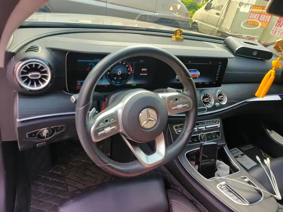 Mercedes-Benz E-Class — миниатюра 12