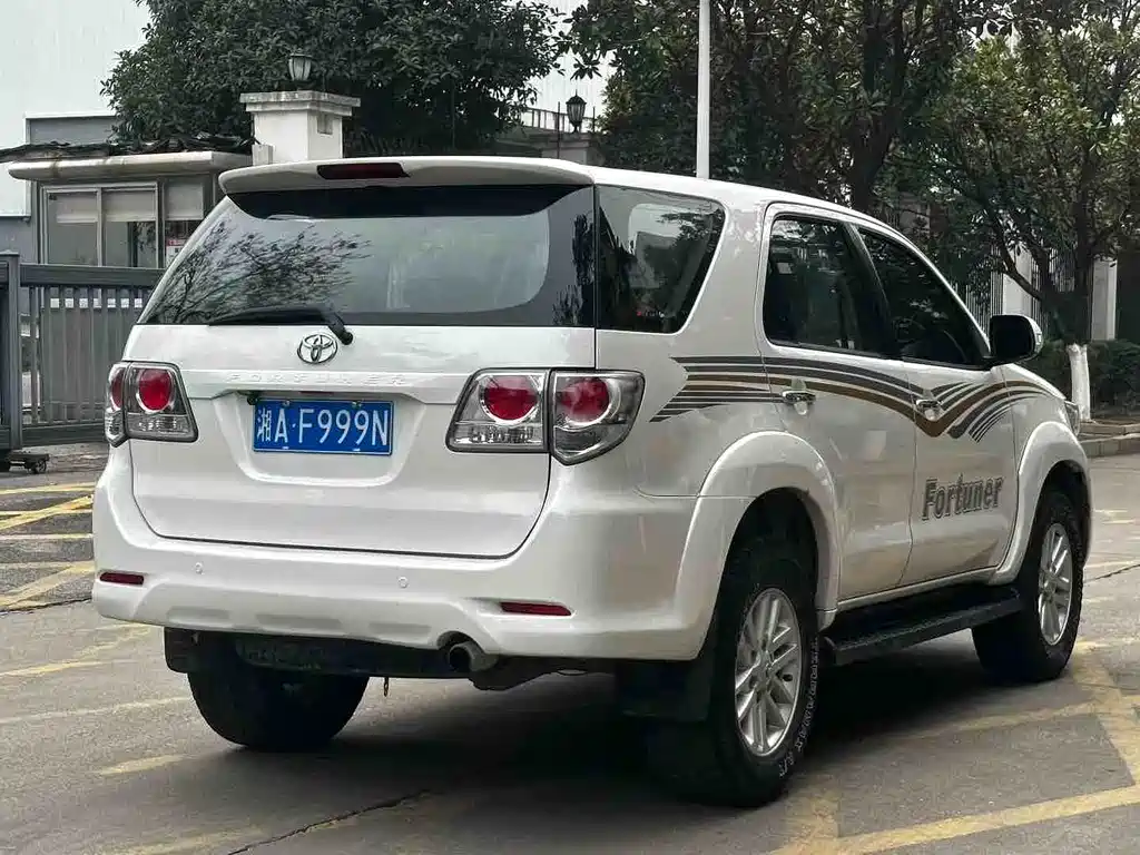 TOYOTA FORTUNER