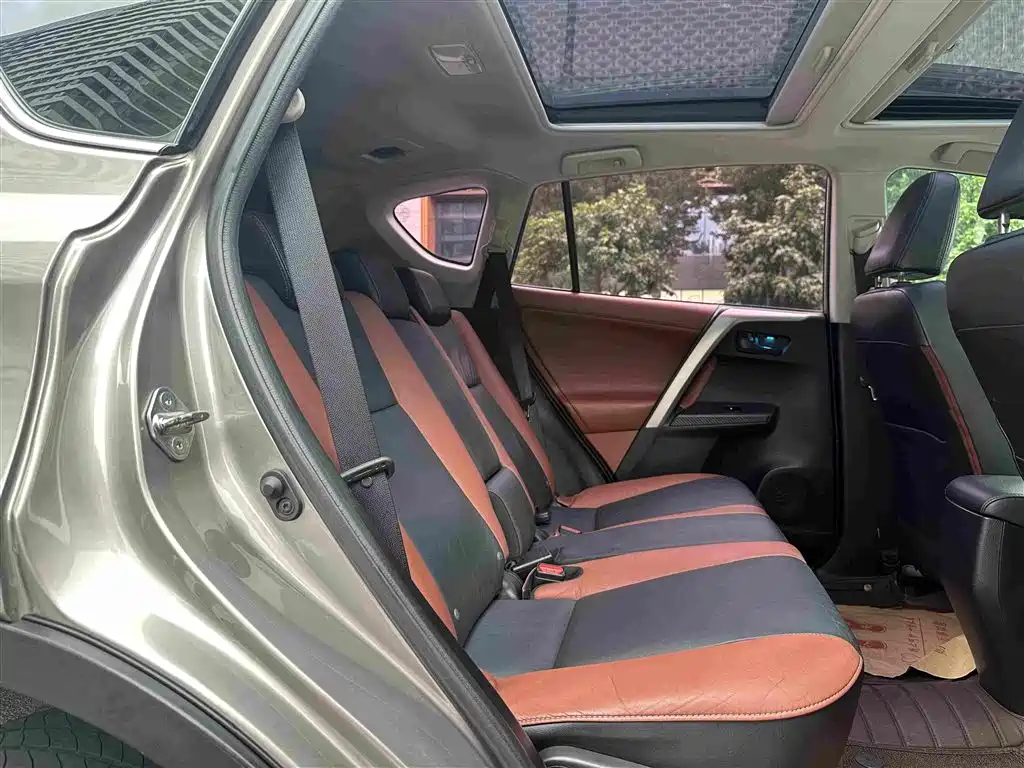 Toyota RAV4 — миниатюра 19